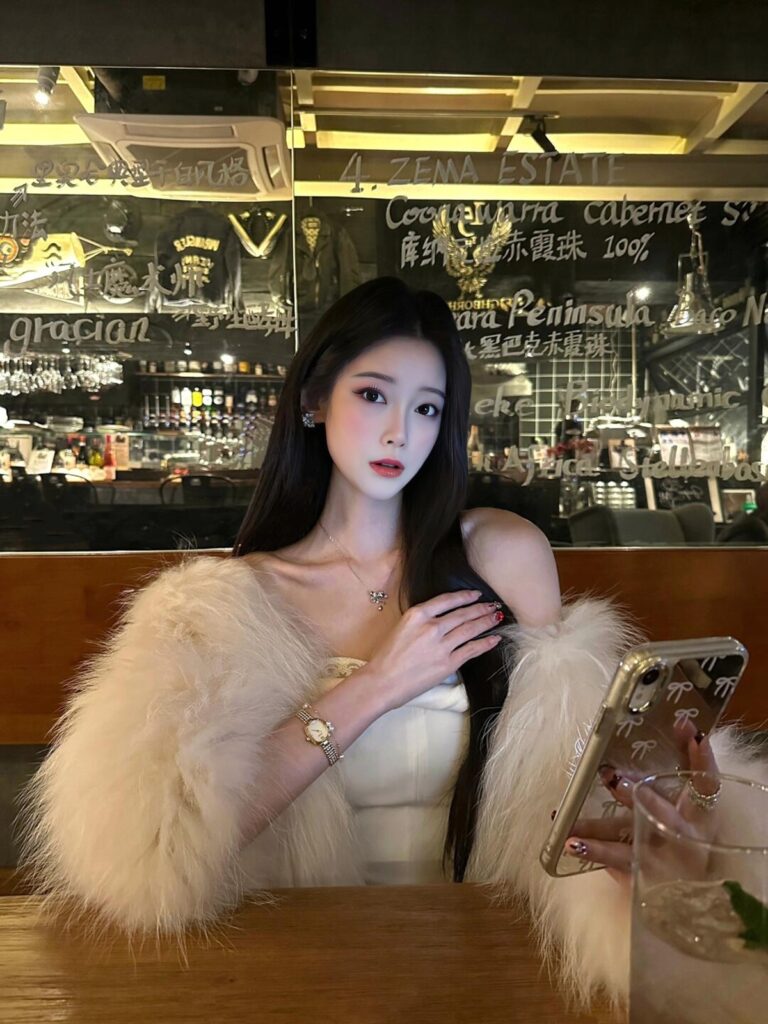 A月妹00年 反差尤物 可耶可外可ð